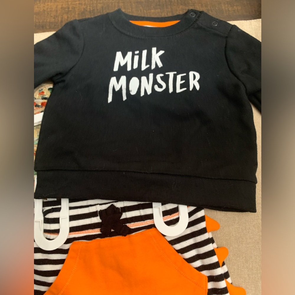 Cat & Jack 2 Pc Sweatshirt & Pants Milk monster 6 mo